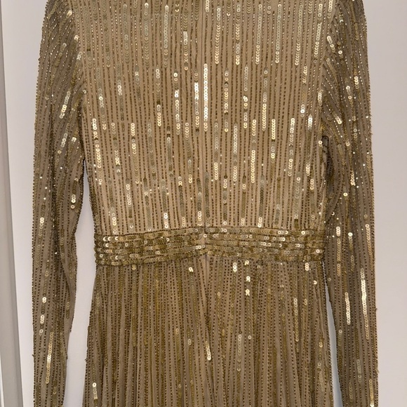 NWT | Mac Duggal 4977 Taupe Gold Sequined V Neck Sleeve A Line Gown Size 4 - Picture 10 of 14